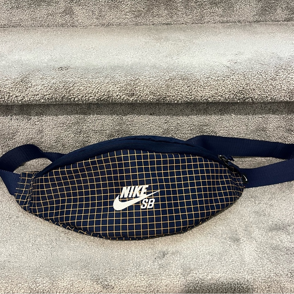 Nike belt bag